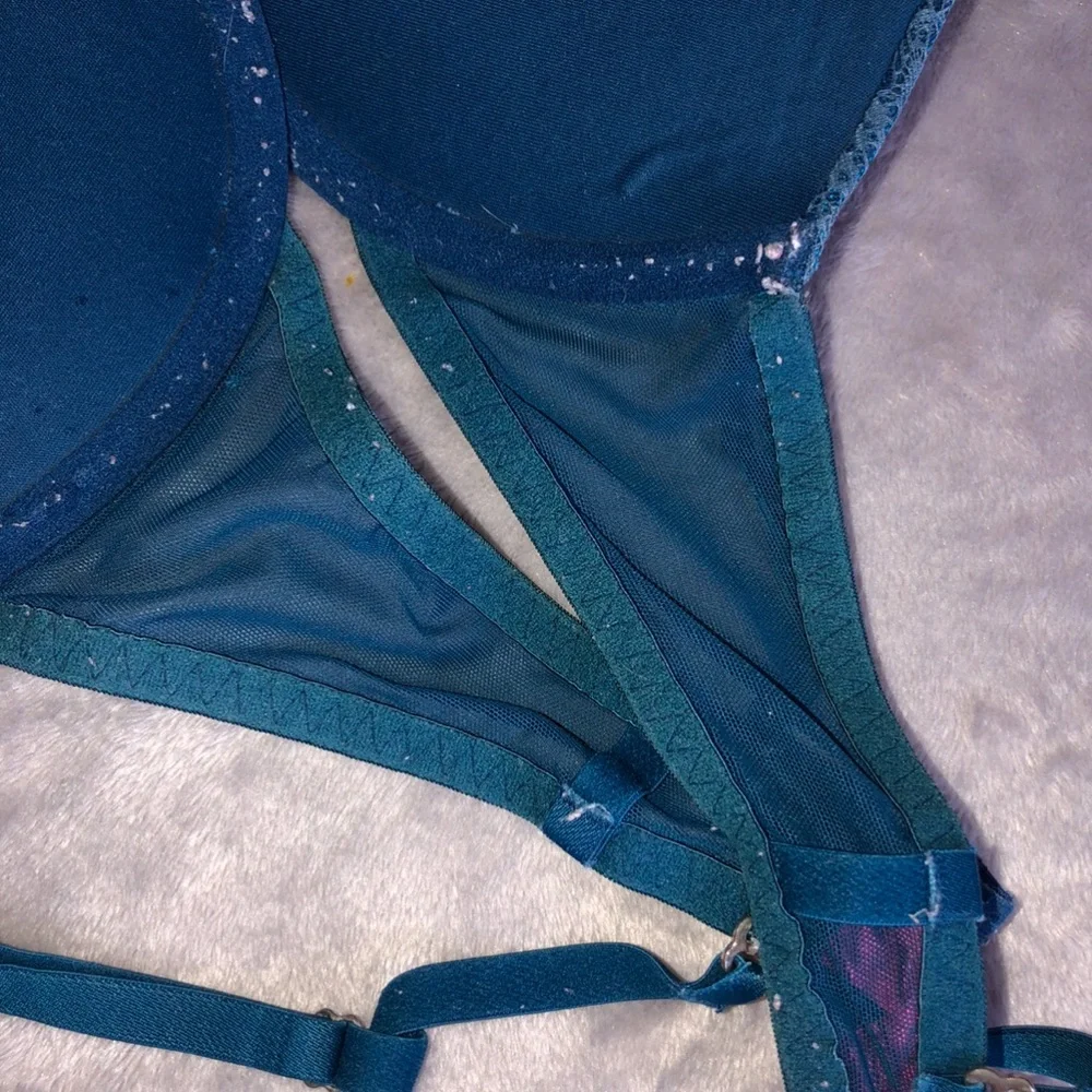 La senza blue double push up bra with a mesh/ net design on the pads 32B - Picture 5 of 8